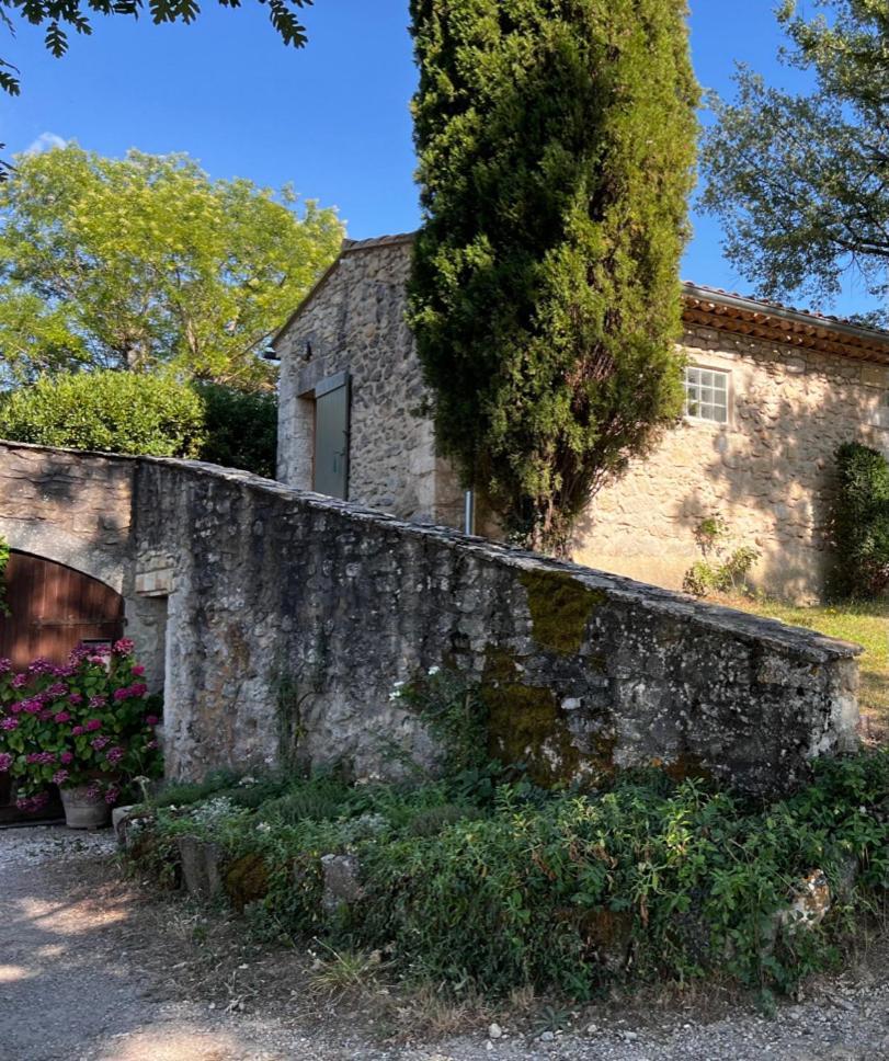 Bergerie Bed & Breakfast Montjustin Exterior foto